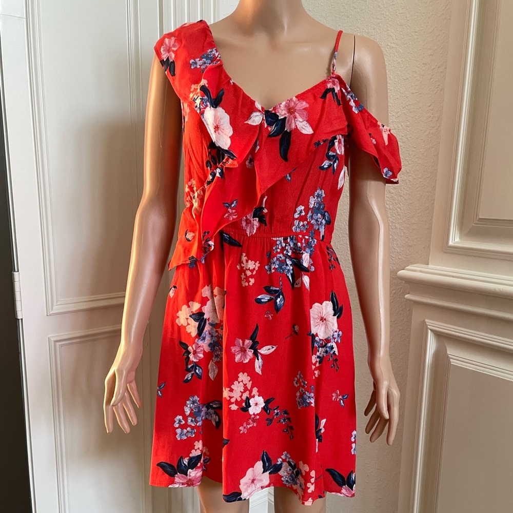 Cupcakes and Cashmere one shoulder red flounce dress with floral print. Size XS